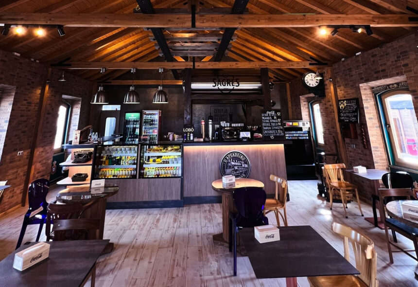 Restaurant | Bar | Ice Cream Shop